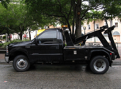 black tow truck